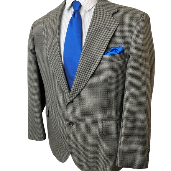 HAGGAR CLOTHING CO. MENS SPORTS BLAZER SIZE 44R WOOL & POLY BLEND. - Picture 3 of 10